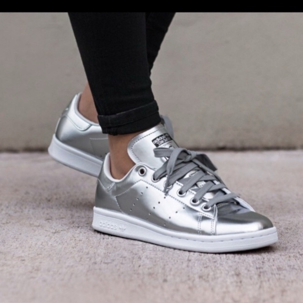 Stan Smith Adidas liquid silver sneakers US 7